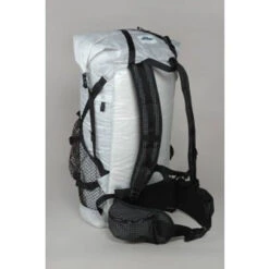 Hyperlite Mountain Gear 2400 Black Windrider Pack -Sackundpack Laden back three quarter 2